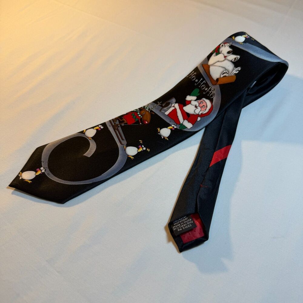Hallmark Holiday Traditions Classic Men Black Silk Christmas Reindeer Novelty